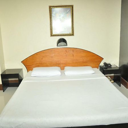 Paragon Suites Cebu Eksteriør billede