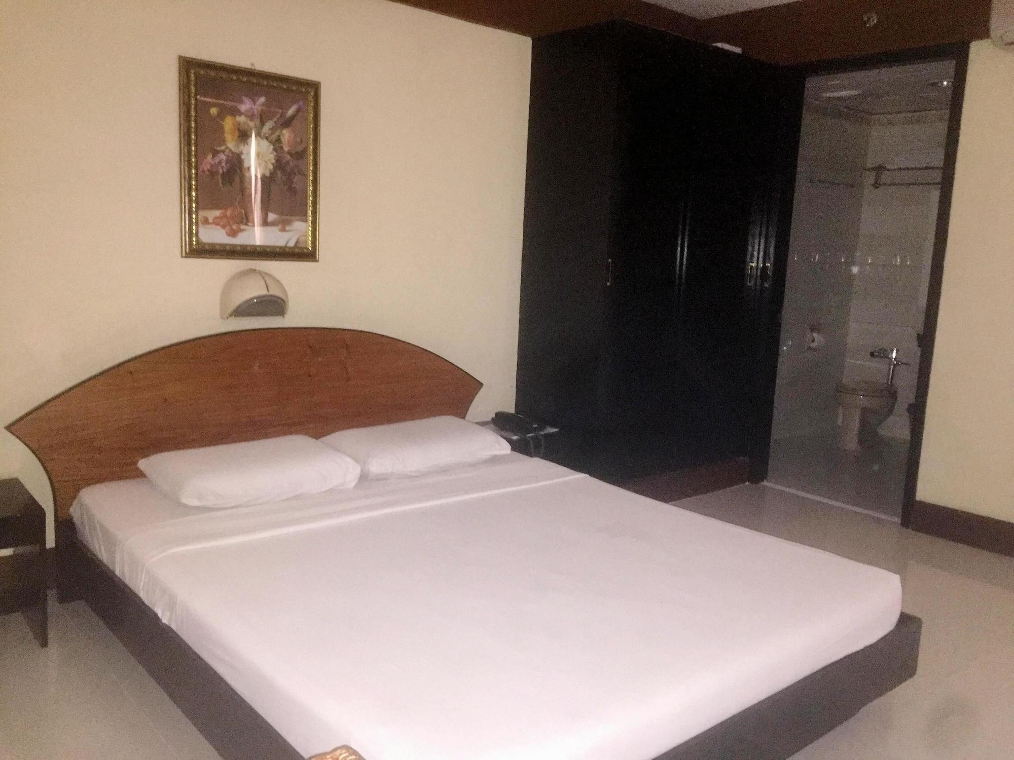 Paragon Suites Cebu Eksteriør billede