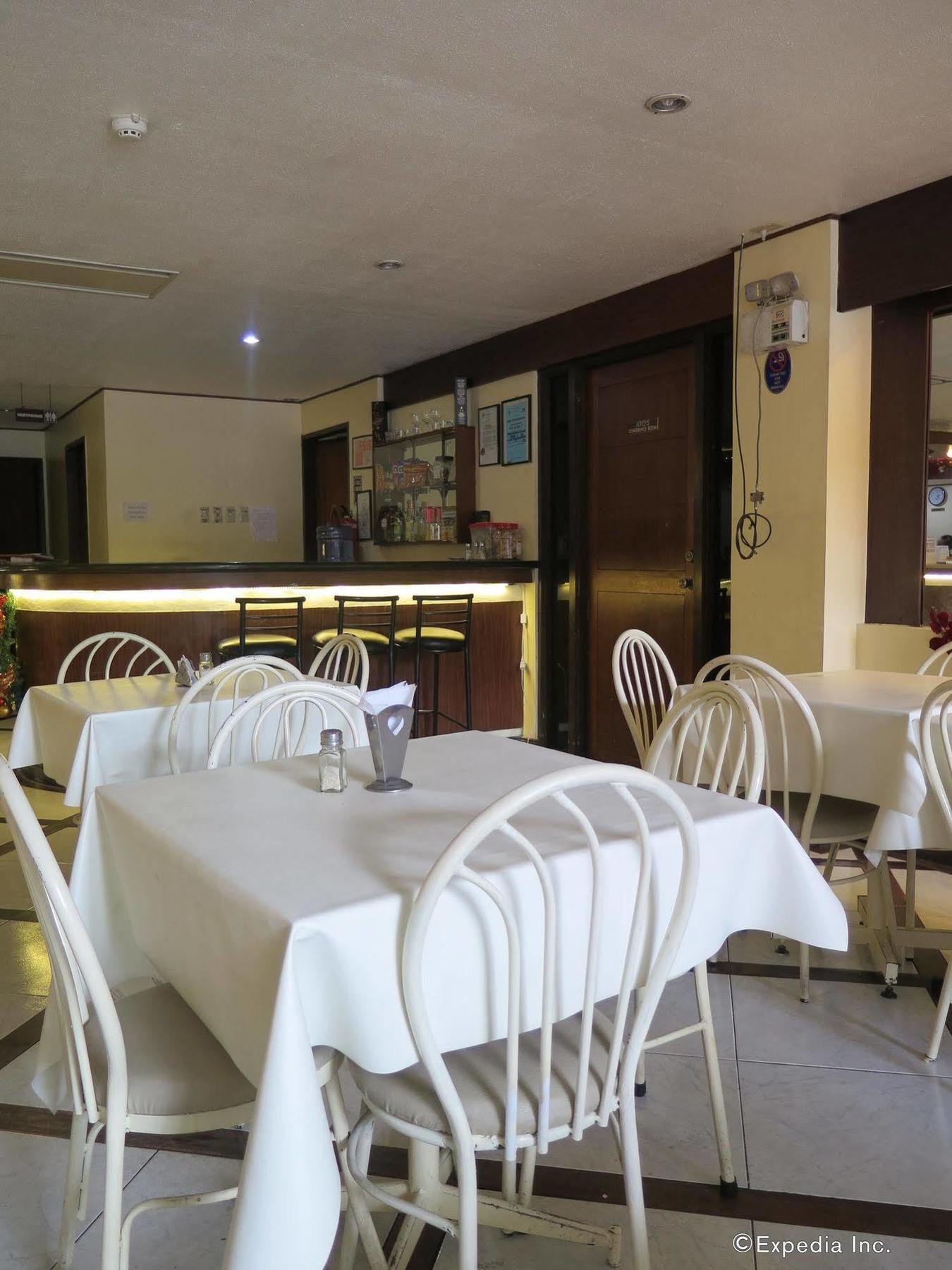 Paragon Suites Cebu Eksteriør billede